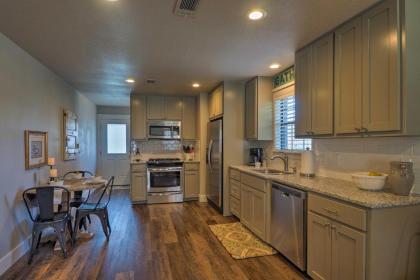 Cozy Home Blocks to Georgetown Square and SU! - image 5