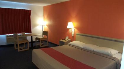 Red Carpet Inn - image 4