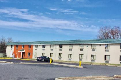 Red Carpet Inn - image 7