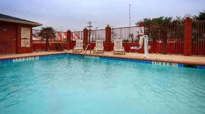 Best Western Giddings Inn & Suites - image 9