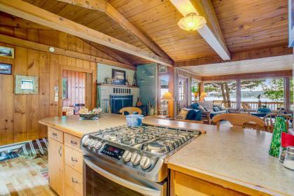 Hale Passage Beach House - image 10