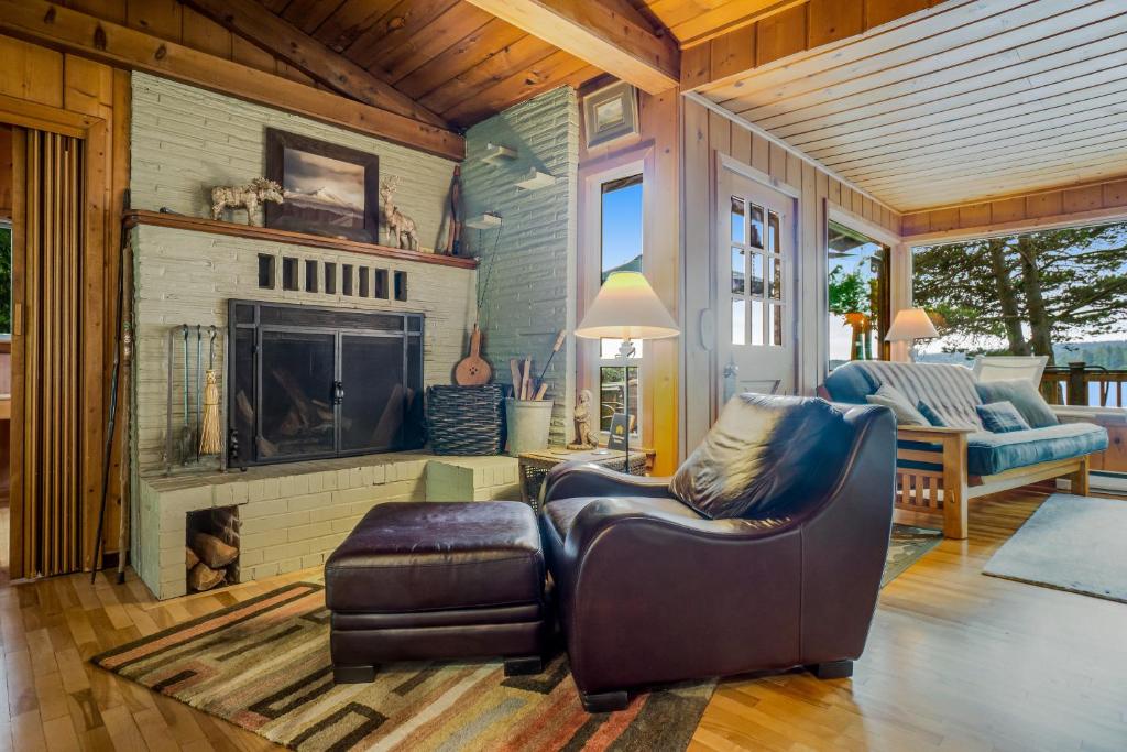 Hale Passage Beach House - image 2