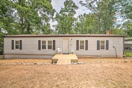 Family Home with Deck on Kentucky Lake! - image 2