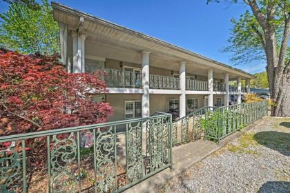 Gilbertsville Condo with Patio by Kentucky Lake - image 1