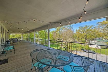 Kentucky Lake Retreat with Deck in Gilbertsville! - image 2