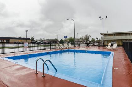 Alamo Inn & Suites - image 12