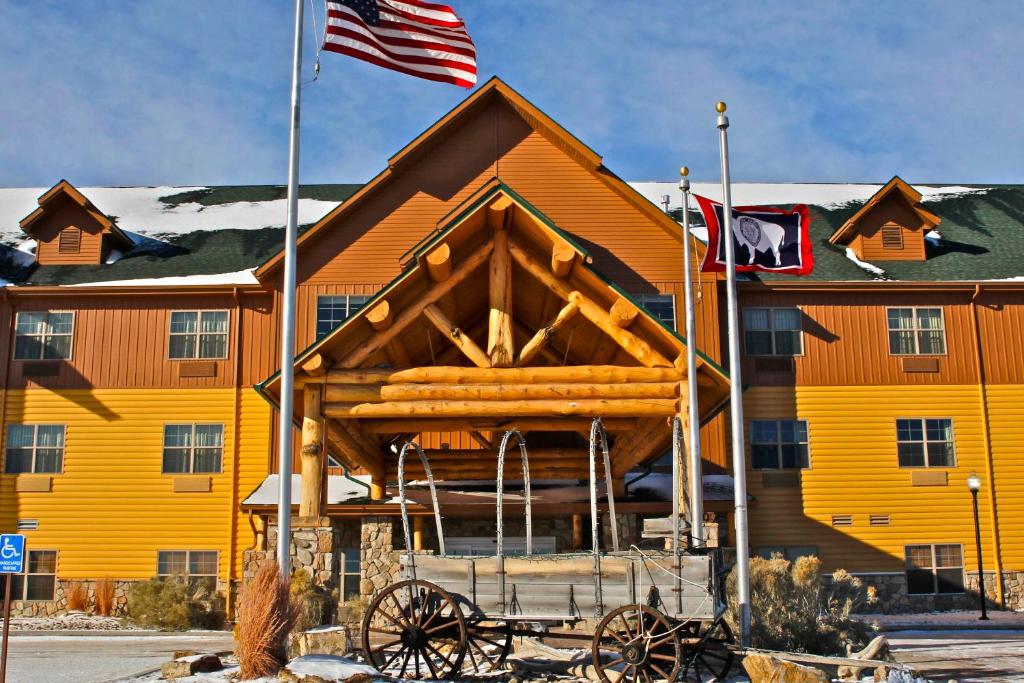 Arbuckle Lodge Gillette - main image