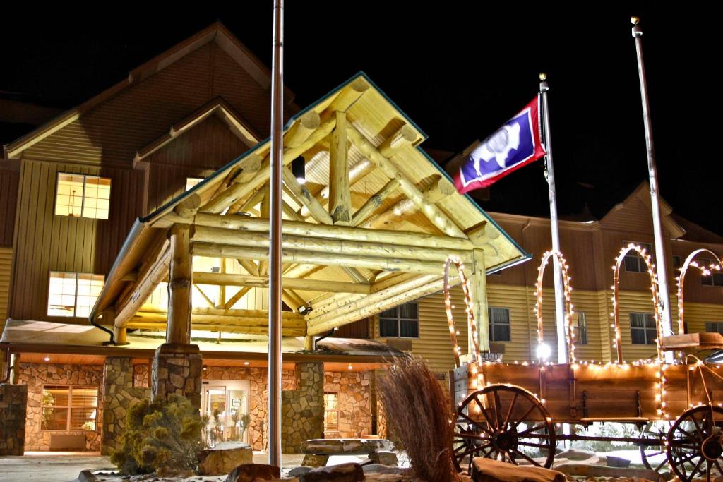 Arbuckle Lodge Gillette - image 5
