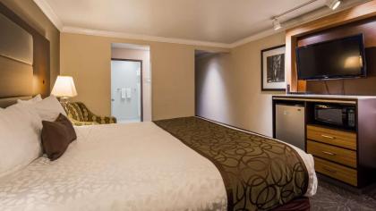 Best Western Plus Forest Park Inn - image 6