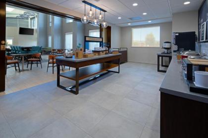 Hampton Inn & Suites Gilroy CA - image 4