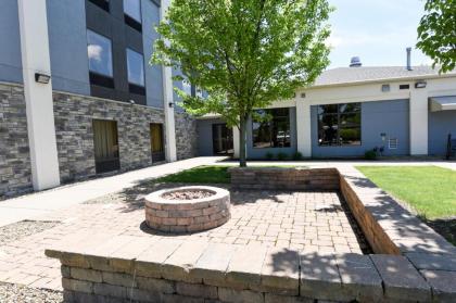 Hampton Inn Youngstown-North - image 4