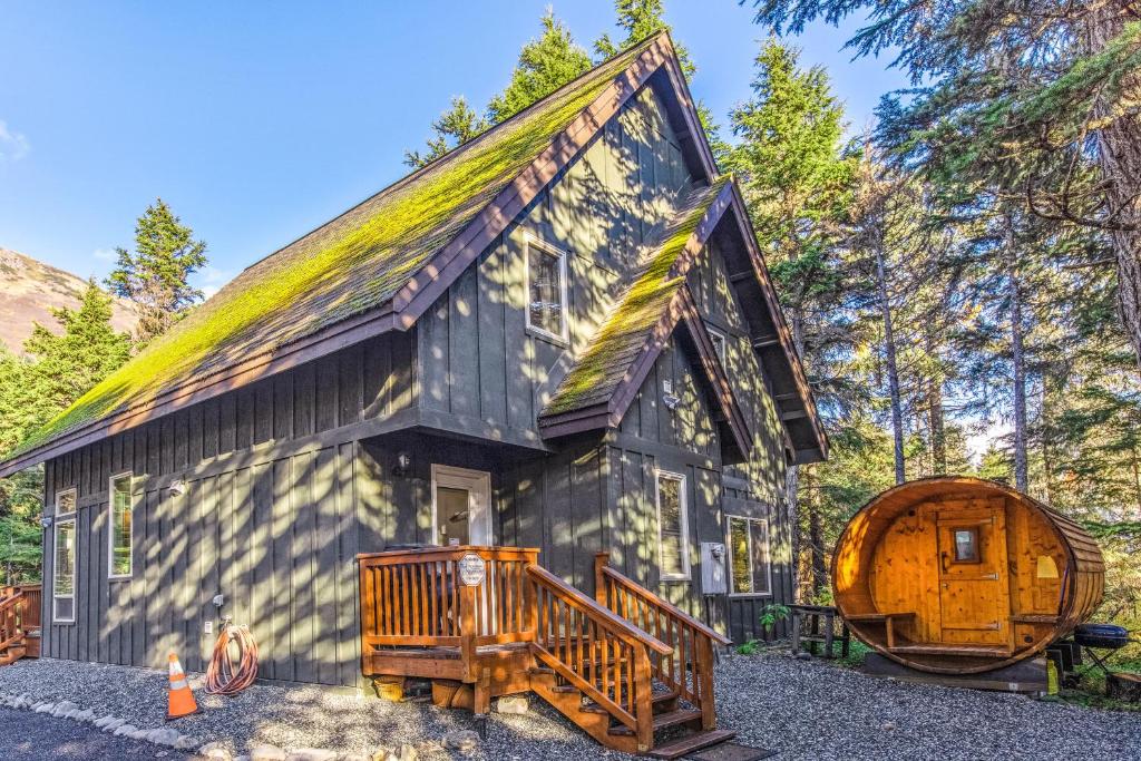 Hanging Glacier Chalet - main image