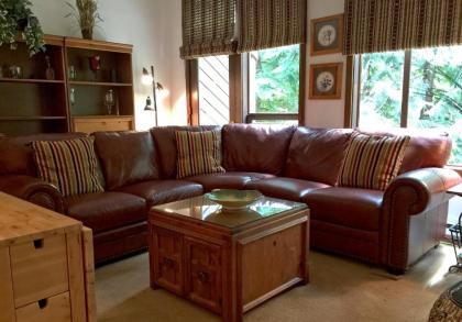 Snowater Condo #31   2 Story Condo with WiFi  Sleeps 4   Beautifully decorated Glacier
