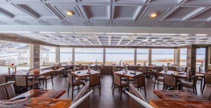 Terrace Bay Hotel - image 2