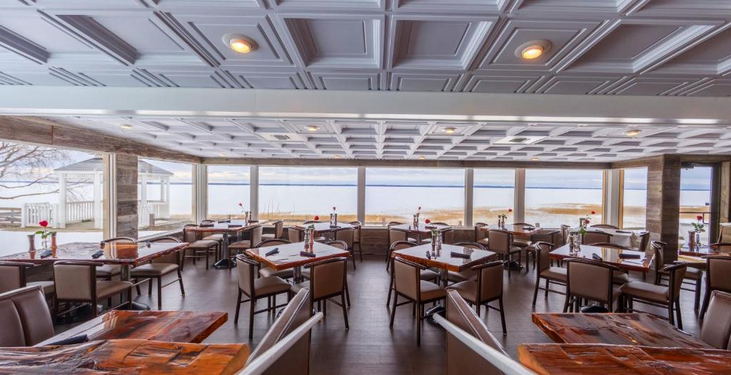 Terrace Bay Hotel - image 2