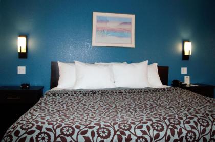 Days Inn by Wyndham Glasgow - image 3