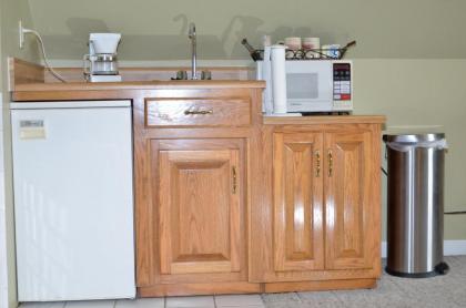 Four Seasons Country Inn - image 10
