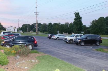 Four Seasons Country Inn - image 3