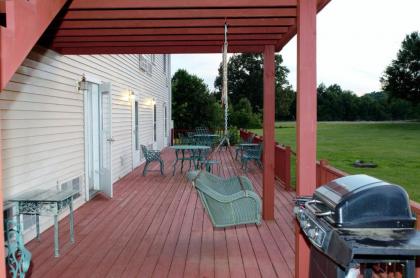 Four Seasons Country Inn - image 6