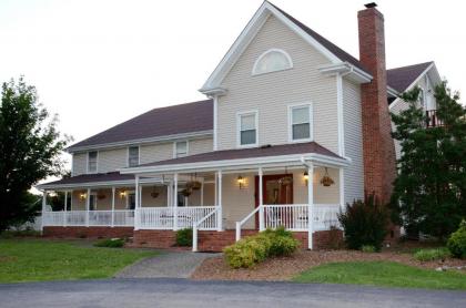 Four Seasons Country Inn - image 8