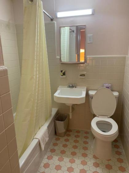 Towne Inn - image 12