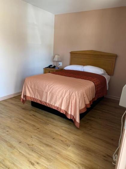 Towne Inn - image 5