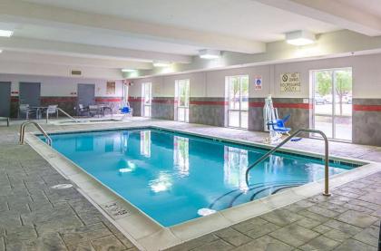 Comfort Suites at Virginia Center Commons - image 11