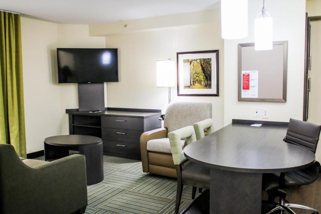 Candlewood Suites Richmond North-Glen Allen an IHG Hotel - image 7