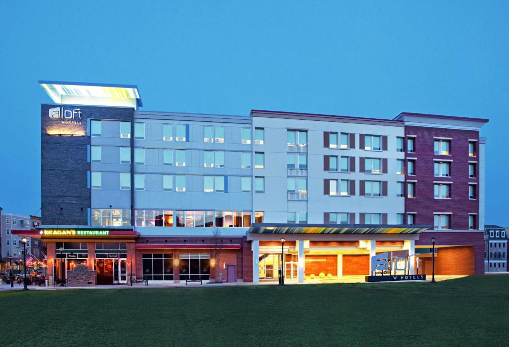 Aloft Richmond West Short Pump - image 2