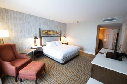 Virginia Crossings Hotel Tapestry Collection by Hilton - image 2