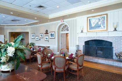 Virginia Crossings Hotel Tapestry Collection by Hilton - image 6