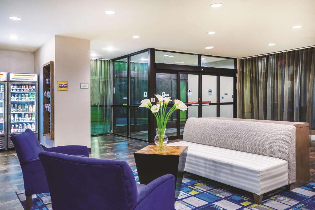 La Quinta by Wyndham Baltimore South Glen Burnie - image 4