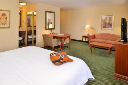 Hampton Inn & Suites St. Louis - Edwardsville - image 10