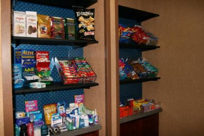 Hampton Inn & Suites St. Louis - Edwardsville - image 2