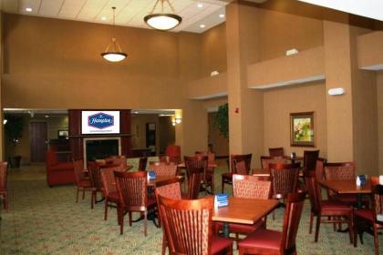 Hampton Inn & Suites St. Louis - Edwardsville - image 6