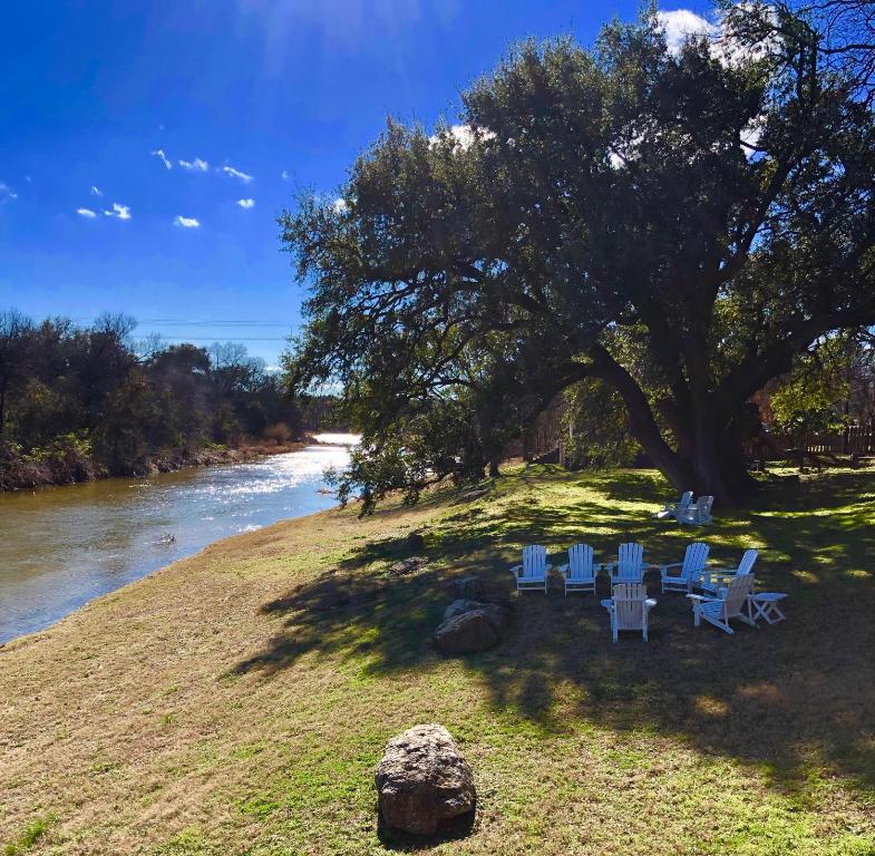 Inn On The River - image 6