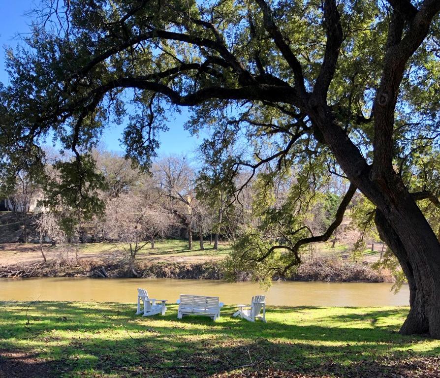 Inn On The River - image 7