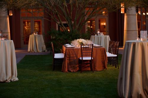 Renaissance Phoenix Glendale Hotel & Spa - image 4