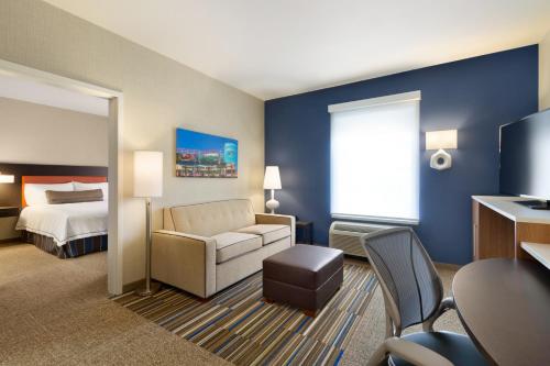 Home2 Suites By Hilton Glendale Westgate - image 5