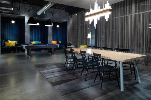 Aloft Glendale at Westgate - image 4