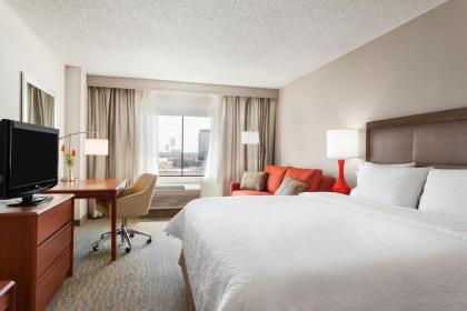Hampton Inn & Suites Denver-Cherry Creek - image 1