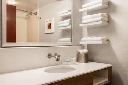 Hampton Inn & Suites Denver-Cherry Creek - image 21