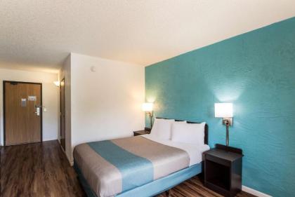 Motel 6-Milwaukee WI - Glendale - image 5
