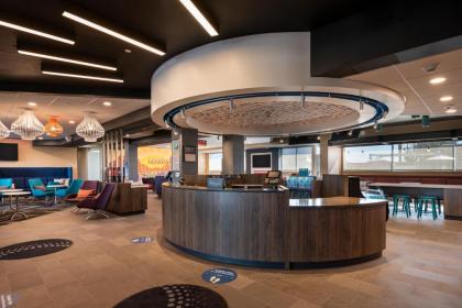 Tru By Hilton Phoenix Glendale Westgate - image 12