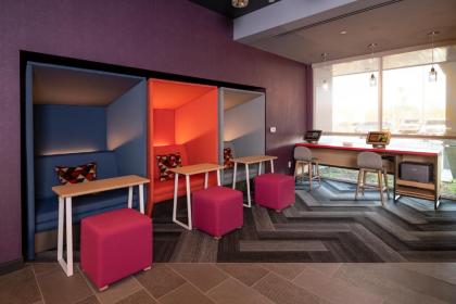 Tru By Hilton Phoenix Glendale Westgate - image 18