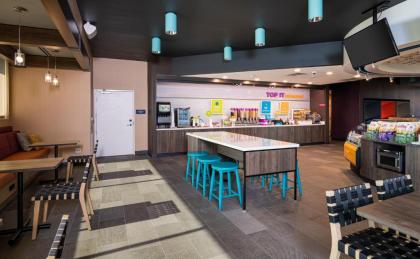 Tru By Hilton Phoenix Glendale Westgate - image 7