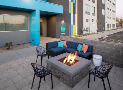 Tru By Hilton Phoenix Glendale Westgate - image 9
