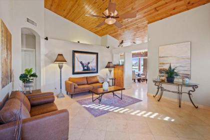 Upscale Phoenix Oasis with Private Pool and Spa! - image 12