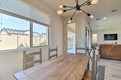 Glendale Home with Putting Green and Pool Access! - image 10