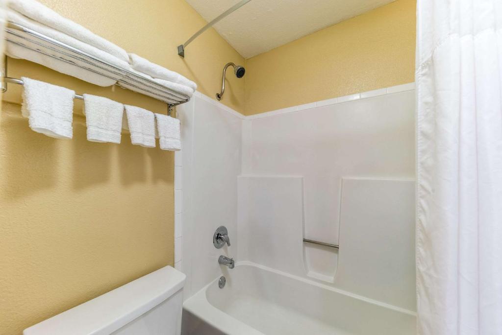 Quality Inn Glenpool - Tulsa - image 2
